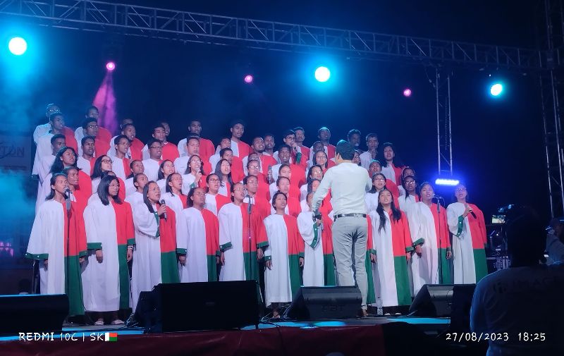 Revivez en images le grand concert évangélique d'Antsirabe du 27 août 2023  devant le podium. TGC Officiel Iz'Art Gospel Tanora Masina Itaosy
